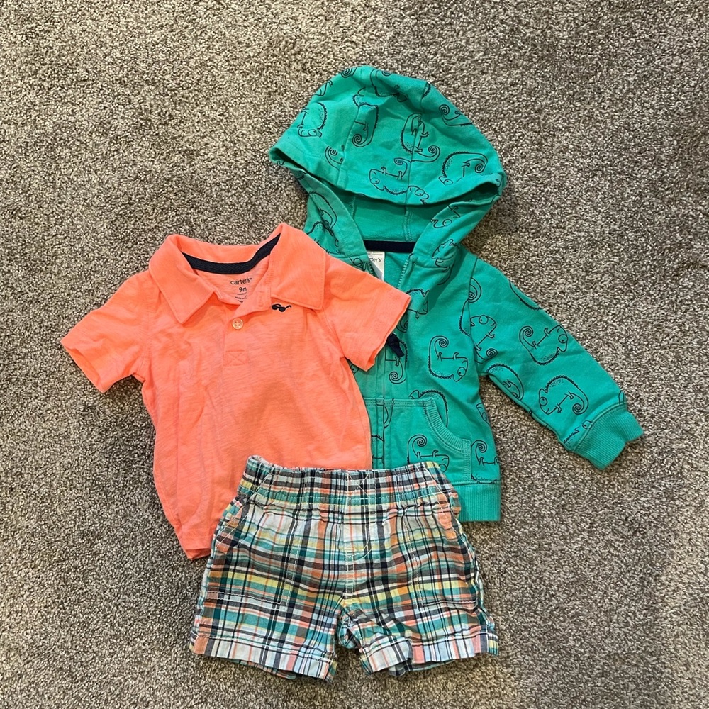 Carter’s outfit size 9 months